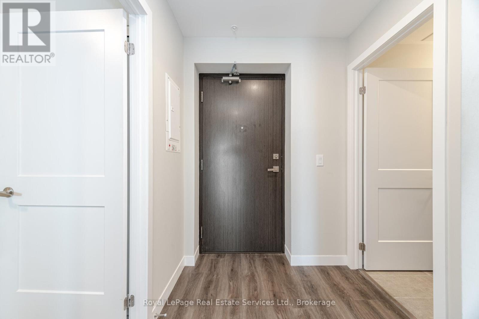 












1409 - 15 QUEEN STREET S

,
Hamilton (Central),




Ontario
L8B0C6

