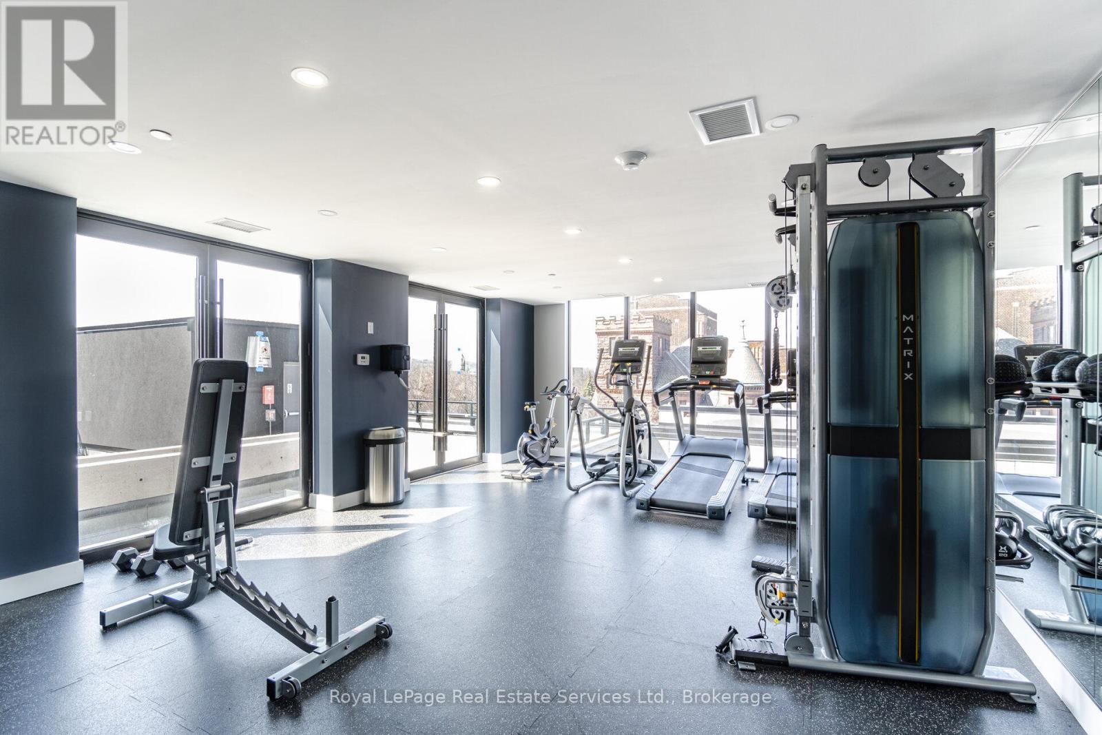 












1409 - 15 QUEEN STREET S

,
Hamilton (Central),




Ontario
L8B0C6


