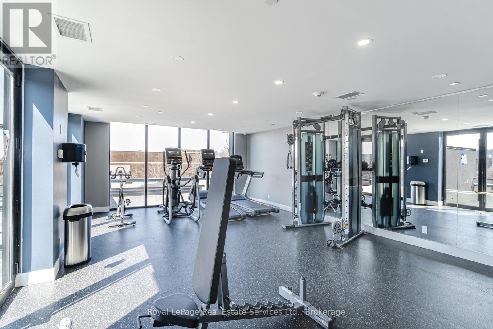 












1409 - 15 QUEEN STREET S

,
Hamilton (Central),




Ontario
L8B0C6

