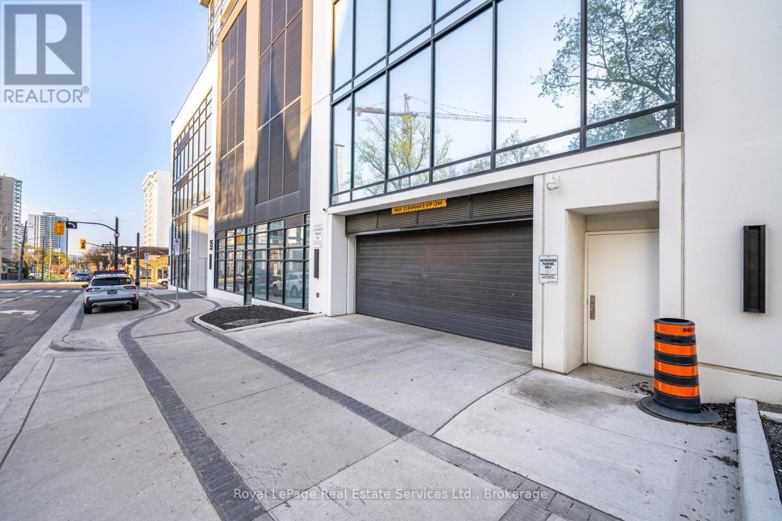 












1409 - 15 QUEEN STREET S

,
Hamilton (Central),




Ontario
L8B0C6

