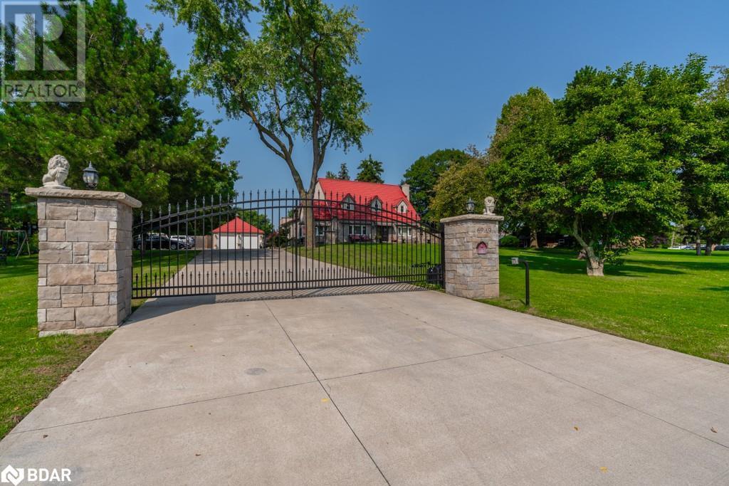 












6949 THOROLD STONE Road

,
Niagara Falls,




Ontario
L2J1B5

