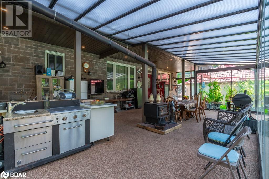 












6949 THOROLD STONE Road

,
Niagara Falls,




Ontario
L2J1B5

