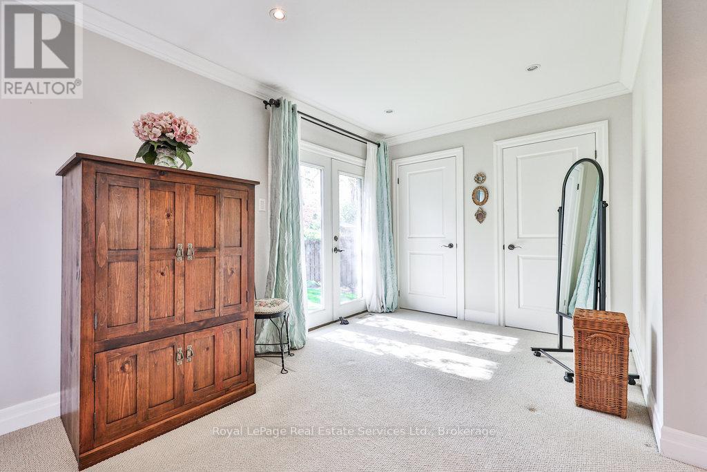 












502 BOHEMIA CRESCENT

,
Oakville (OO Old Oakville),




Ontario
L6J2K8

