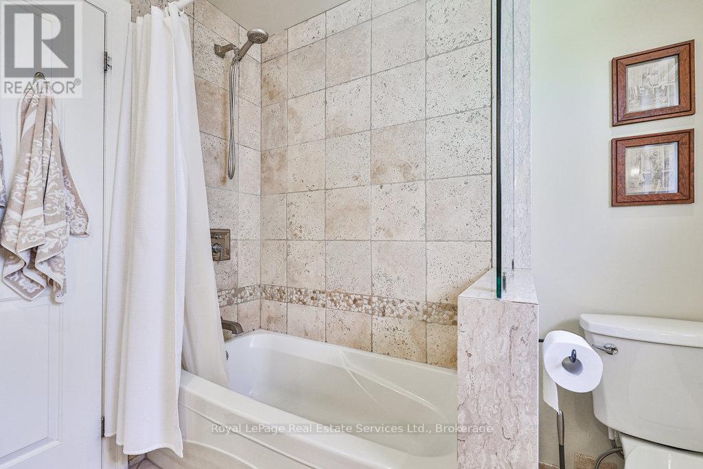 












502 BOHEMIA CRESCENT

,
Oakville (OO Old Oakville),




Ontario
L6J2K8

