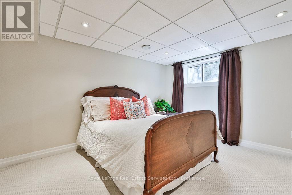 












502 BOHEMIA CRESCENT

,
Oakville (OO Old Oakville),




Ontario
L6J2K8

