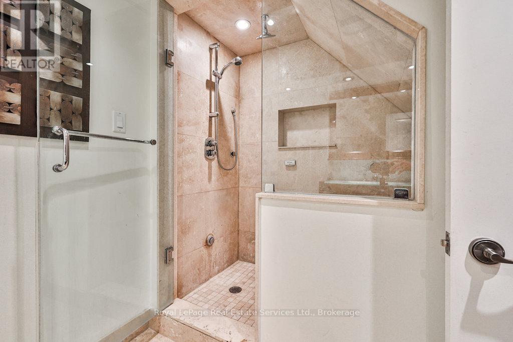 












502 BOHEMIA CRESCENT

,
Oakville (OO Old Oakville),




Ontario
L6J2K8

