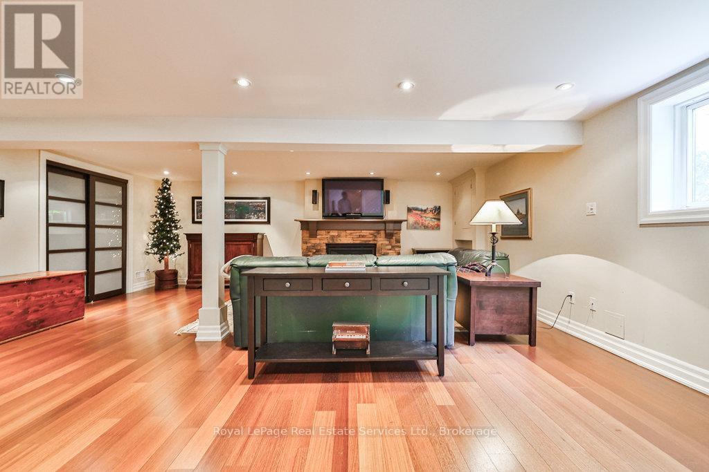 












502 BOHEMIA CRESCENT

,
Oakville (OO Old Oakville),




Ontario
L6J2K8

