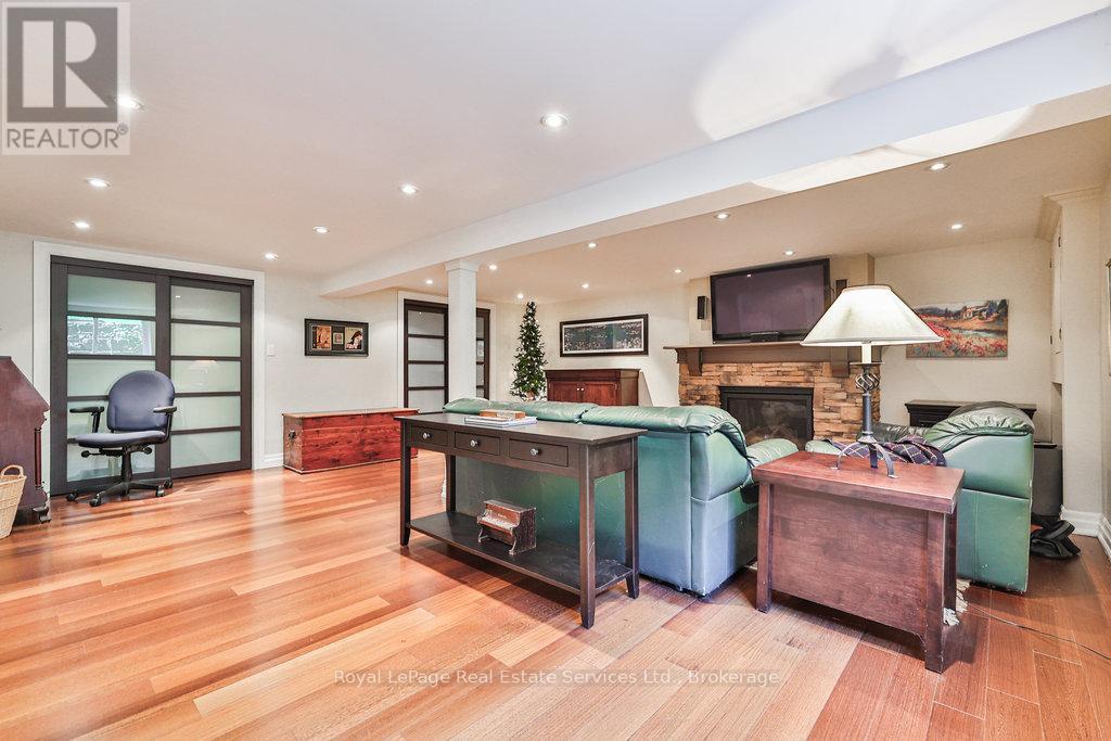 












502 BOHEMIA CRESCENT

,
Oakville (OO Old Oakville),




Ontario
L6J2K8

