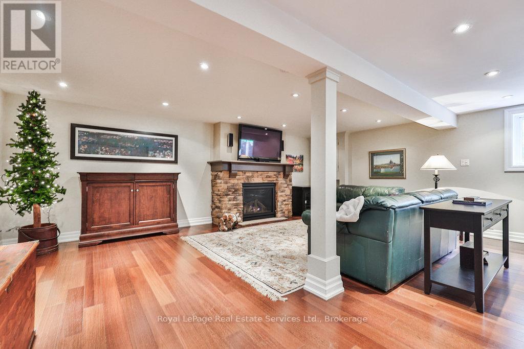 












502 BOHEMIA CRESCENT

,
Oakville (OO Old Oakville),




Ontario
L6J2K8

