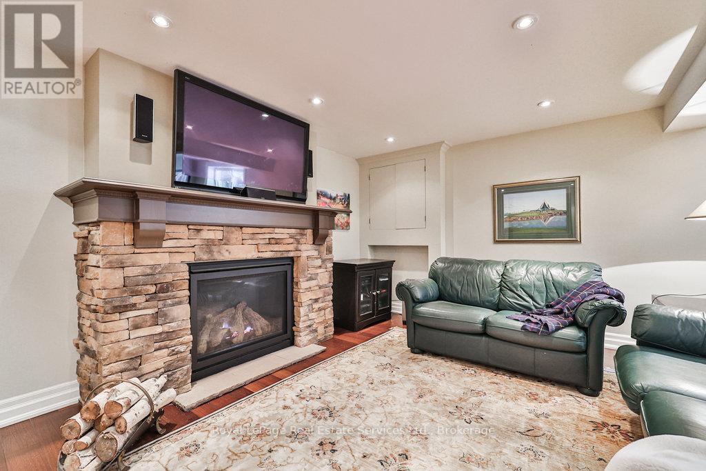 












502 BOHEMIA CRESCENT

,
Oakville (OO Old Oakville),




Ontario
L6J2K8

