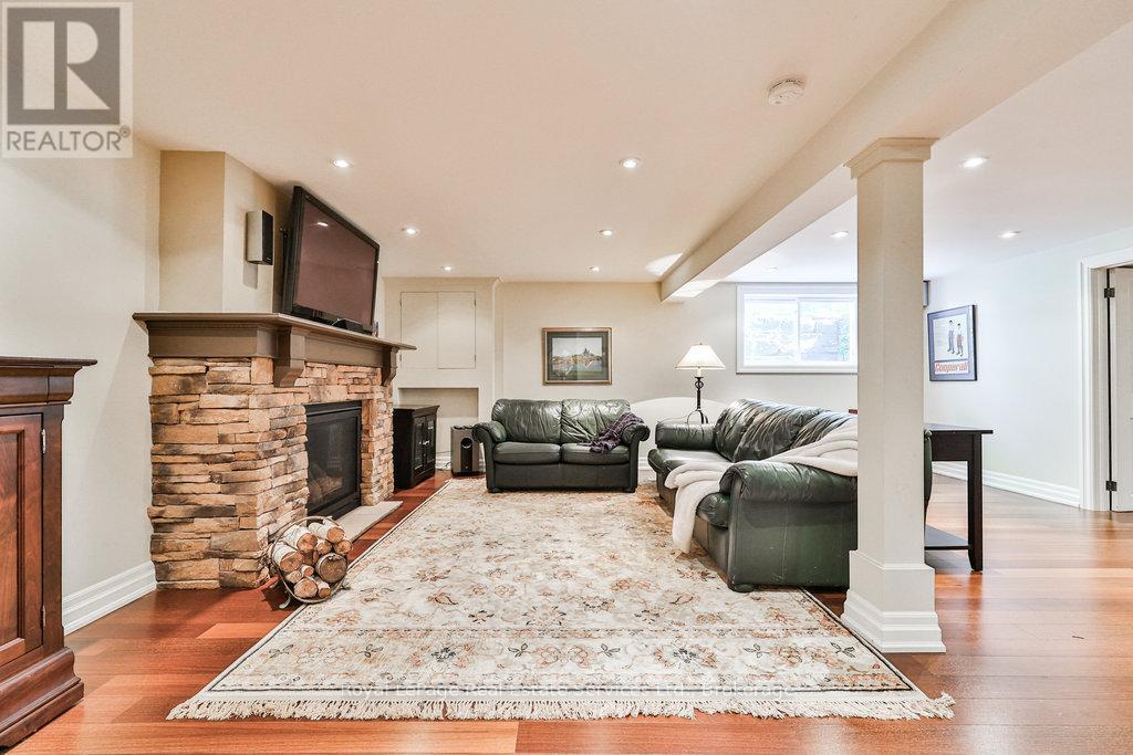 












502 BOHEMIA CRESCENT

,
Oakville (OO Old Oakville),




Ontario
L6J2K8

