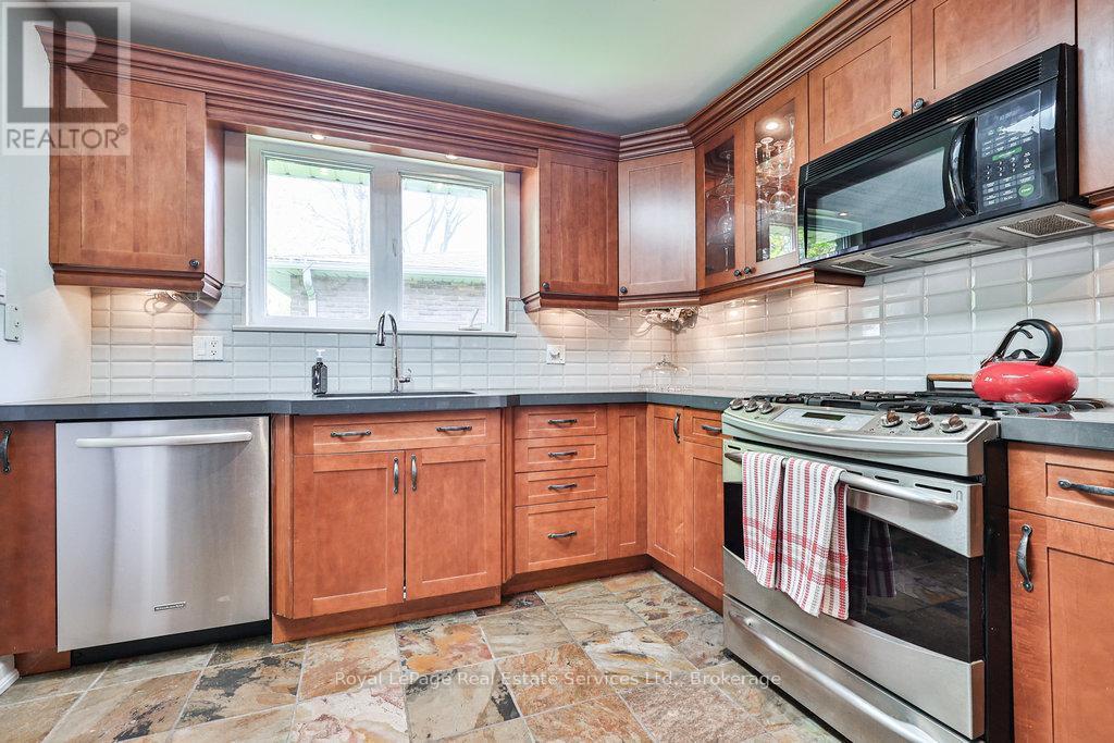 












502 BOHEMIA CRESCENT

,
Oakville (OO Old Oakville),




Ontario
L6J2K8


