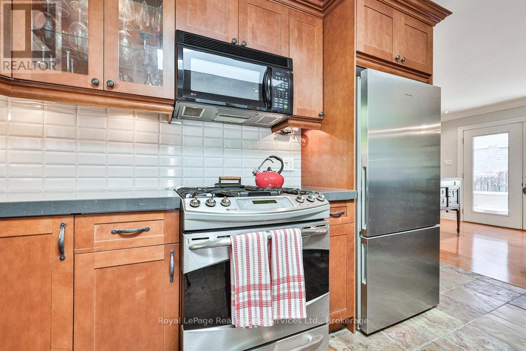 












502 BOHEMIA CRESCENT

,
Oakville (OO Old Oakville),




Ontario
L6J2K8


