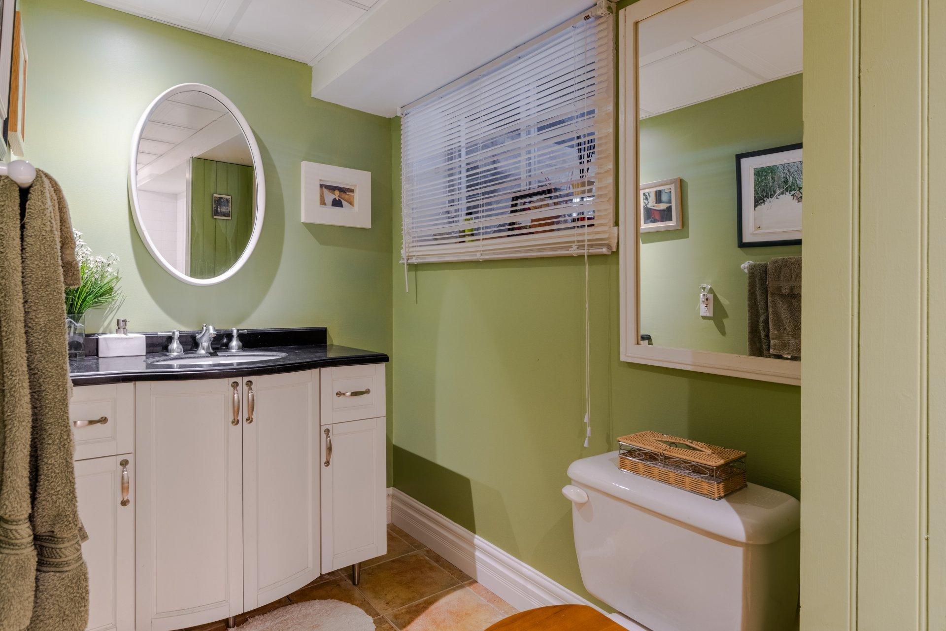 









1


Rue Brigitte

,
Bolton-Est,




QC
J0E1G0

