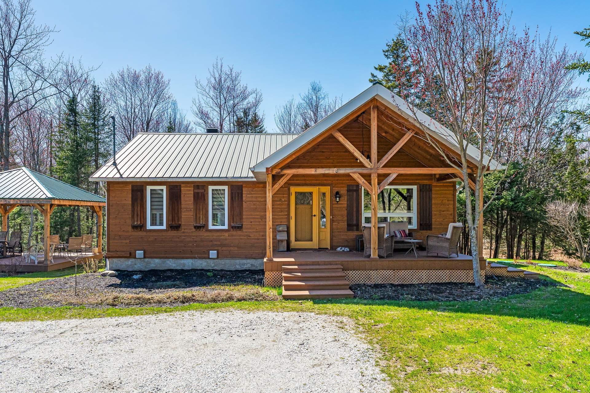 









1


Rue Brigitte

,
Bolton-Est,




QC
J0E1G0

