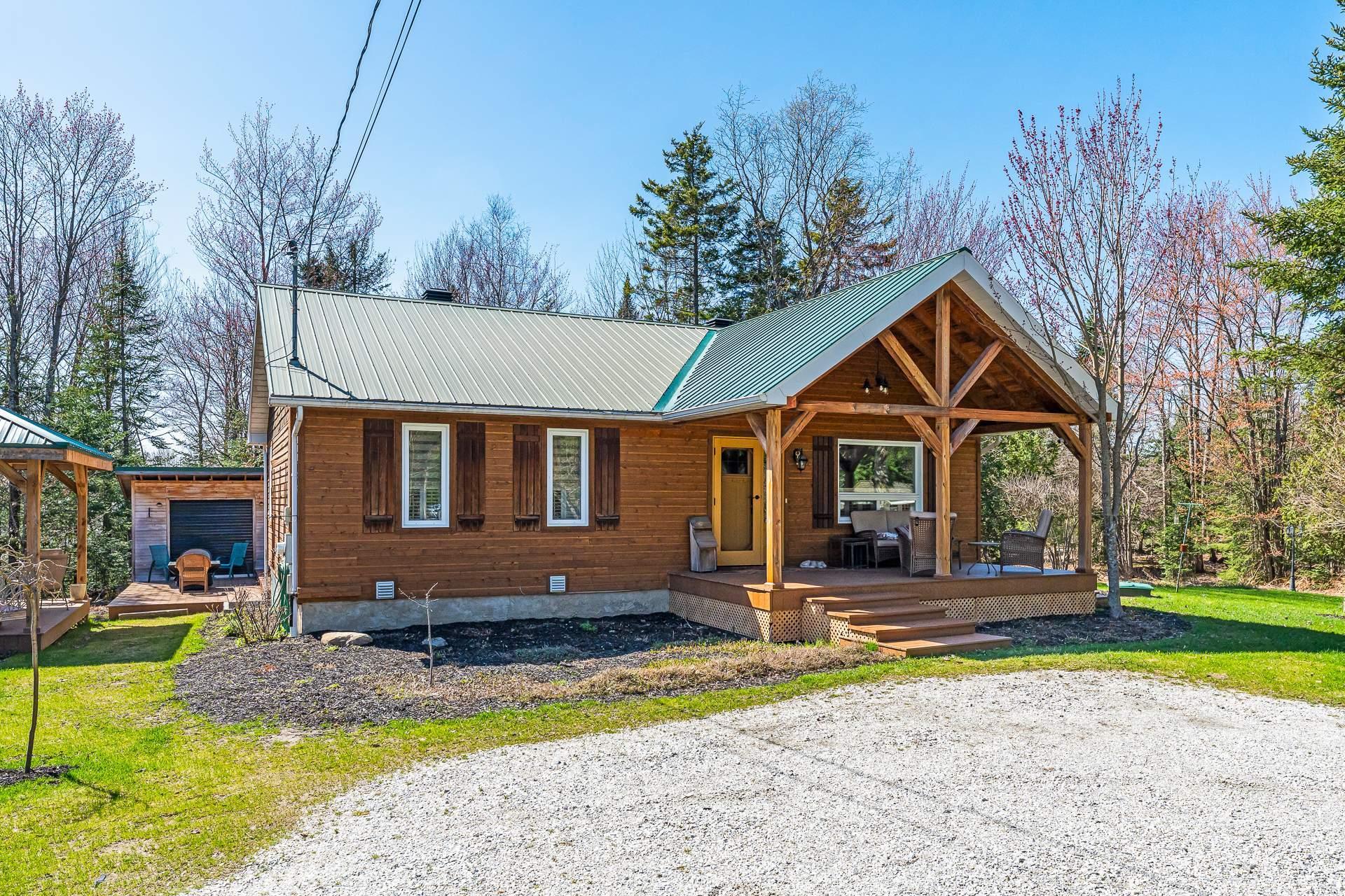 









1


Rue Brigitte

,
Bolton-Est,




QC
J0E1G0

