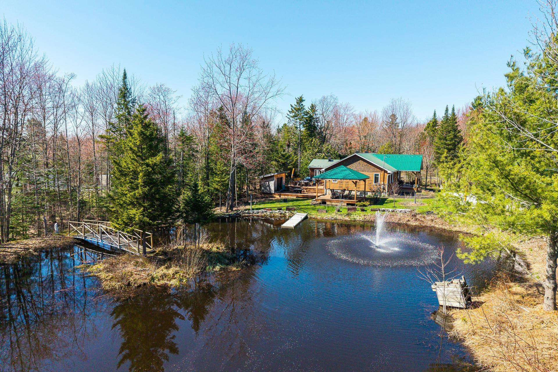 









1


Rue Brigitte

,
Bolton-Est,




QC
J0E1G0

