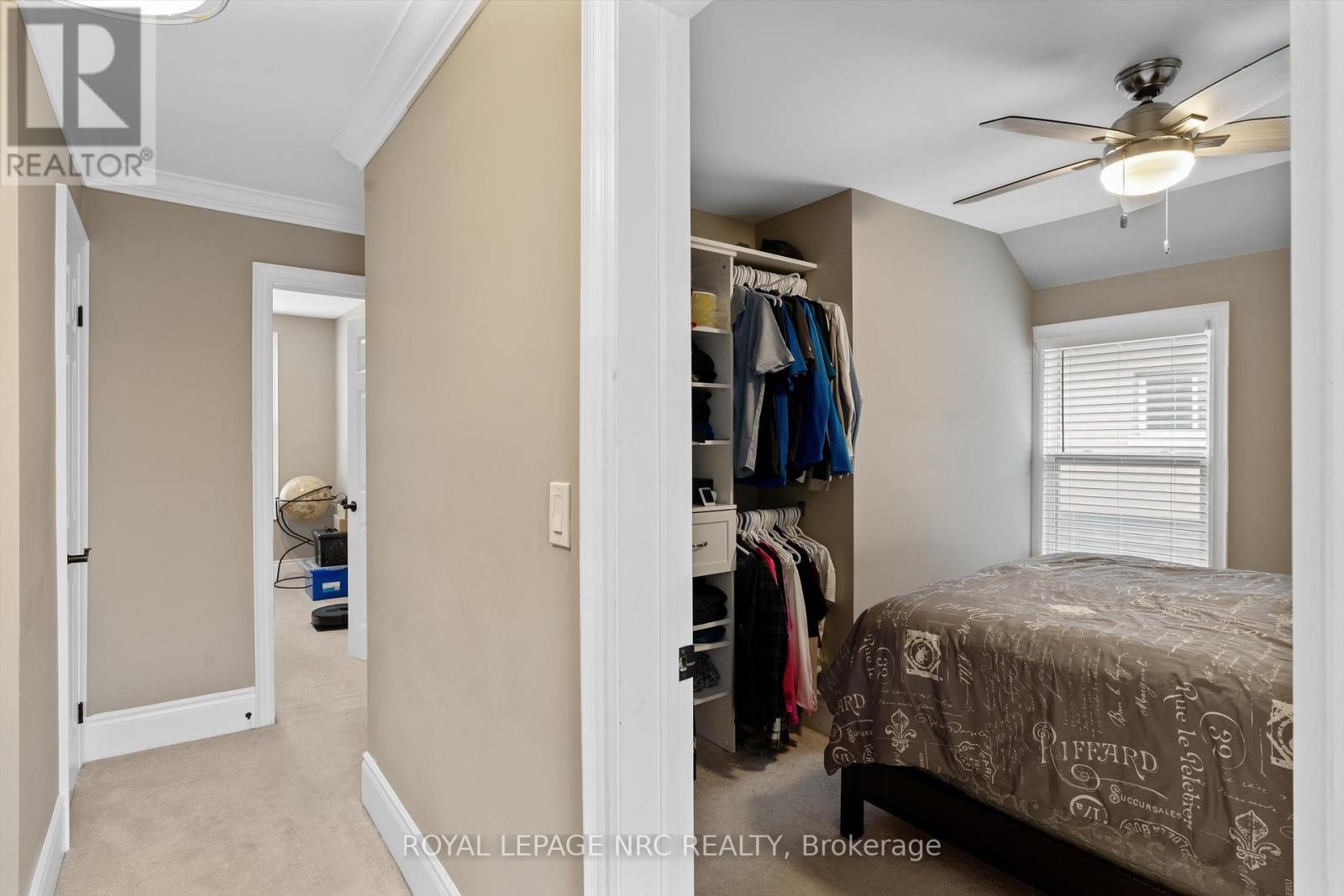 












15 EAST 24TH STREET

,
Hamilton (Eastmount),




Ontario
L8V2X8

