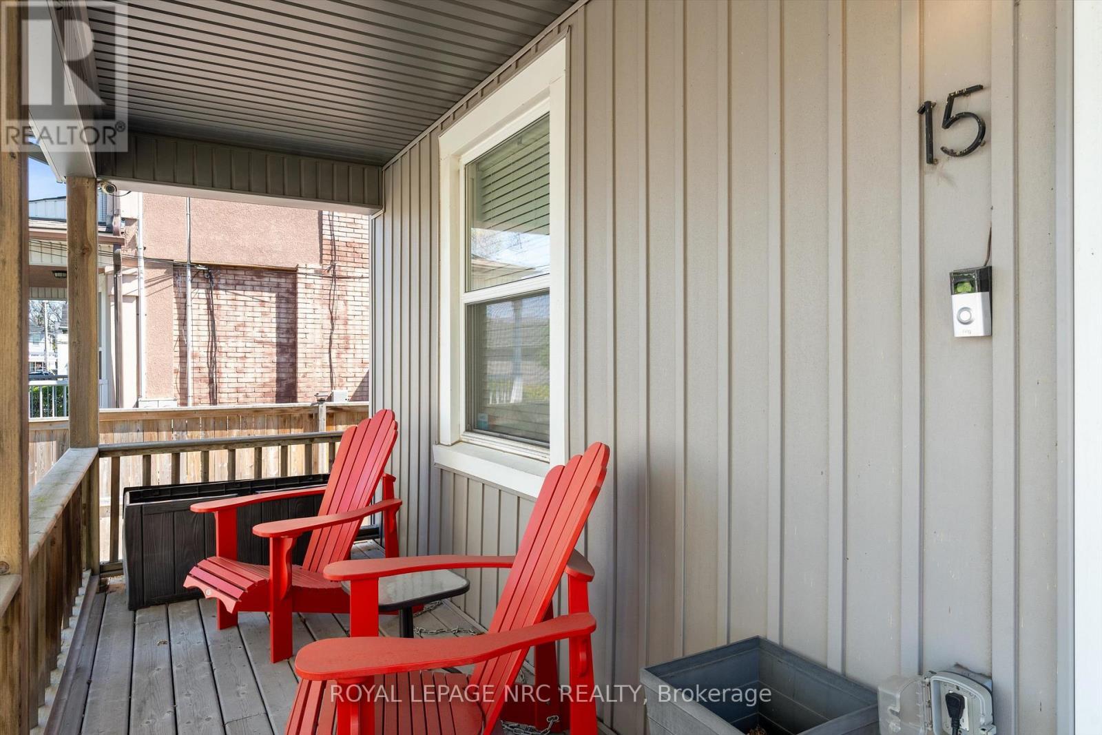 












15 EAST 24TH STREET

,
Hamilton (Eastmount),




Ontario
L8V2X8

