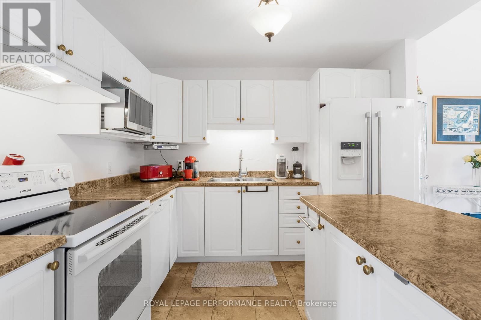 












205 - 1406 CLEMENT STREET

,
Hawkesbury,




Ontario
K6A3V6

