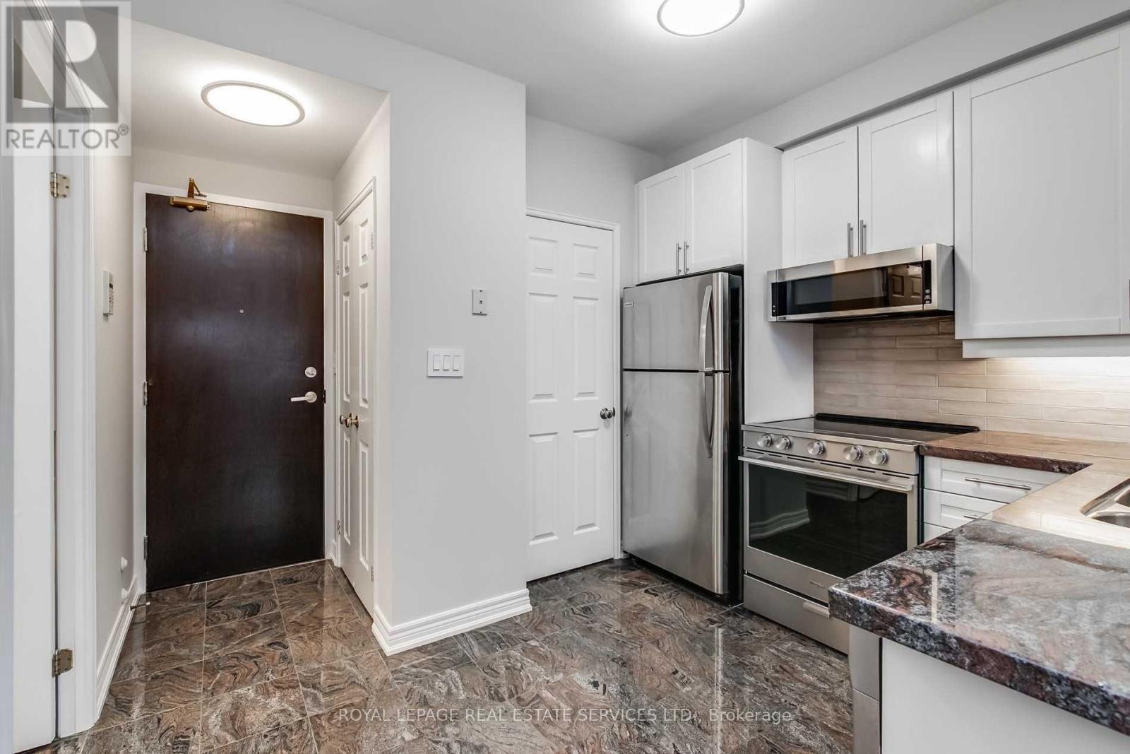 












1006 - 55 BLOOR STREET E

,
Toronto,




Ontario
M4W3W6

