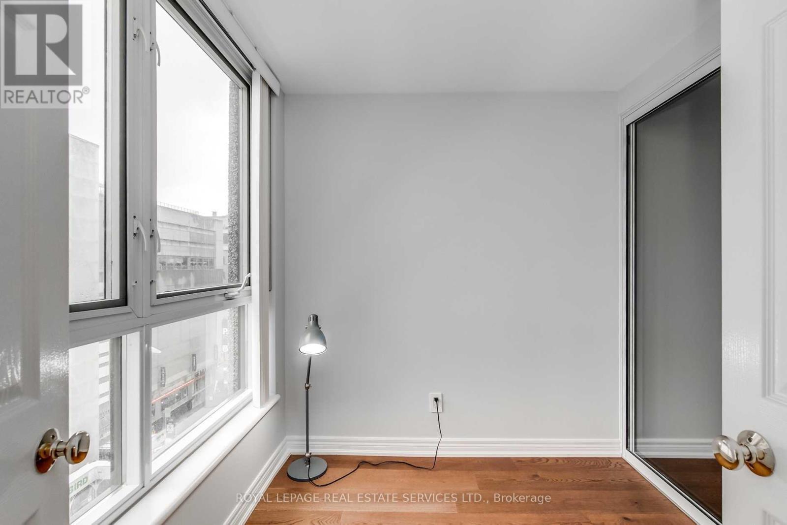 












1006 - 55 BLOOR STREET E

,
Toronto,




Ontario
M4W3W6

