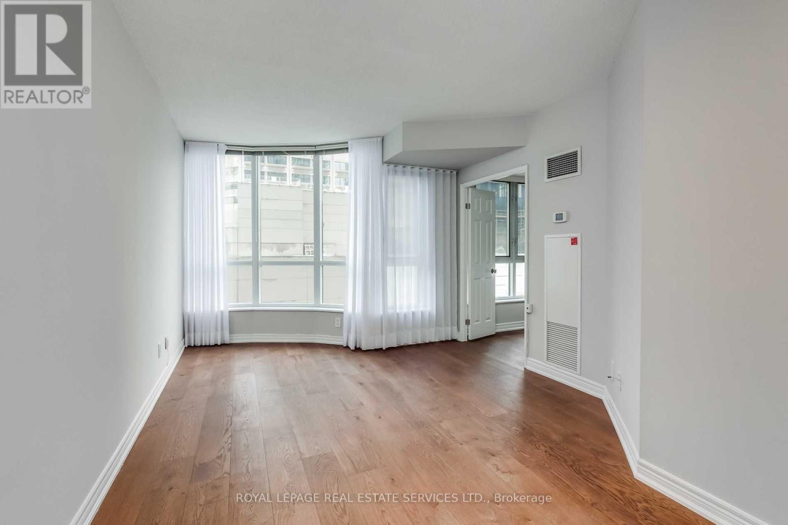 












1006 - 55 BLOOR STREET E

,
Toronto,




Ontario
M4W3W6

