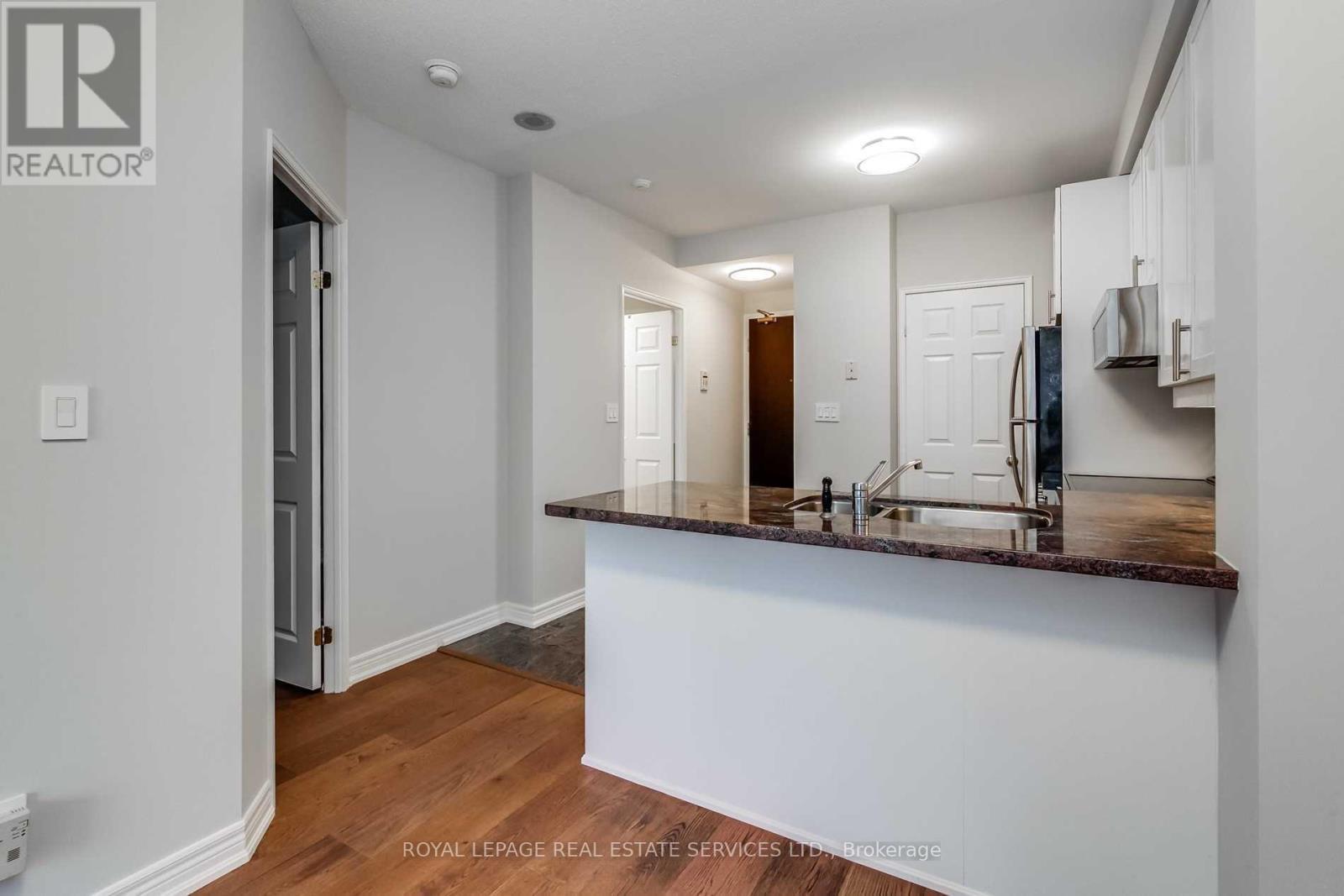 












1006 - 55 BLOOR STREET E

,
Toronto,




Ontario
M4W3W6

