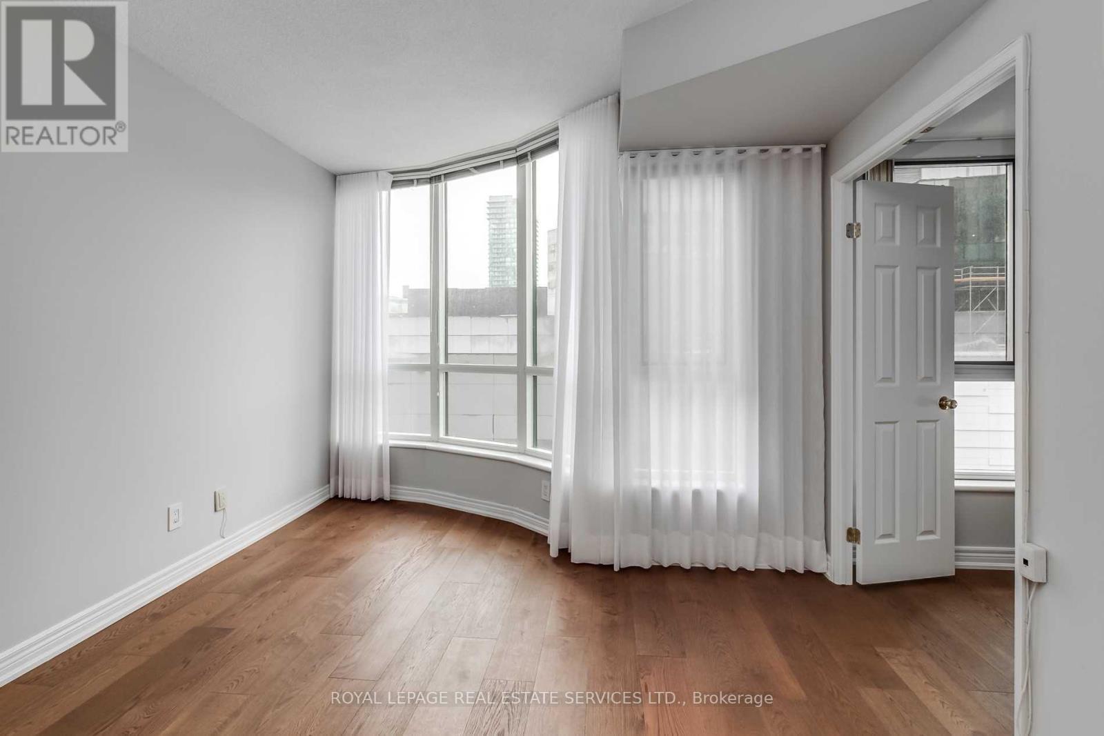 












1006 - 55 BLOOR STREET E

,
Toronto,




Ontario
M4W3W6

