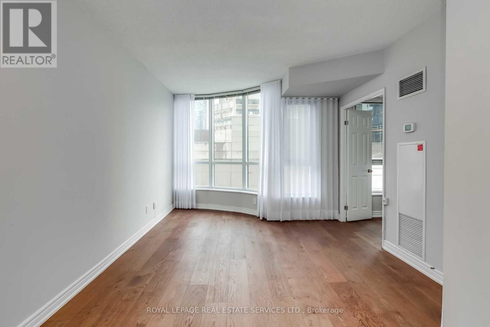 












1006 - 55 BLOOR STREET E

,
Toronto,




Ontario
M4W3W6

