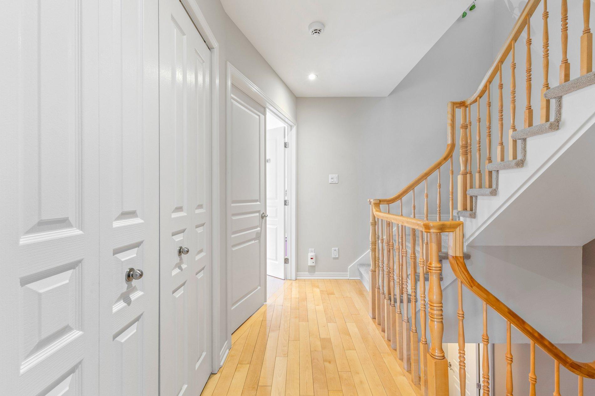 









2638


Av. Ernest-Hemingway

,
Montréal (Saint-Laurent),




QC
H4R3E7

