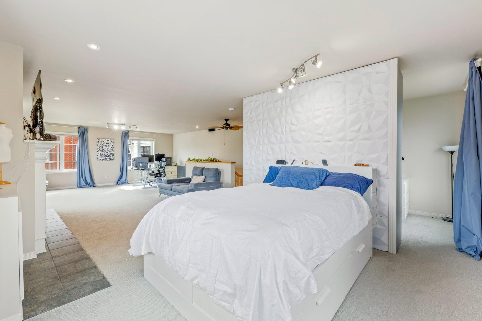 









2638


Av. Ernest-Hemingway

,
Montréal (Saint-Laurent),




QC
H4R3E7


