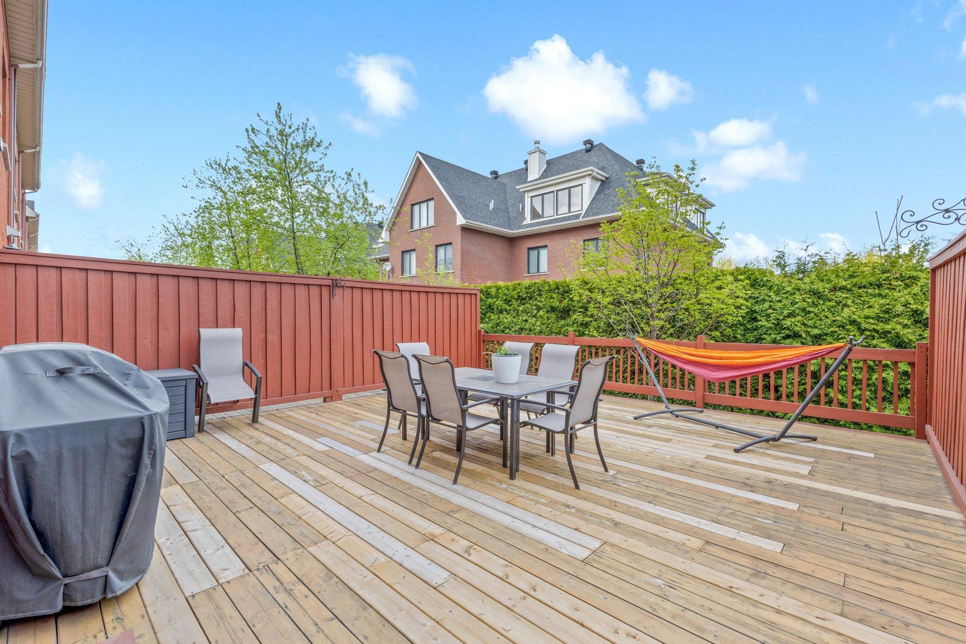 









2638


Av. Ernest-Hemingway

,
Montréal (Saint-Laurent),




QC
H4R3E7

