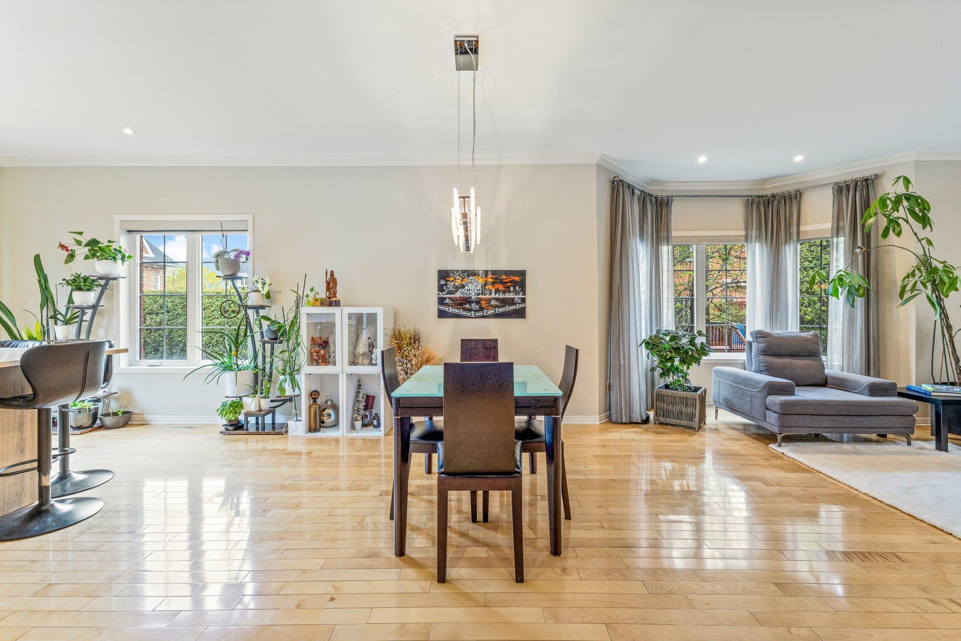 









2638


Av. Ernest-Hemingway

,
Montréal (Saint-Laurent),




QC
H4R3E7

