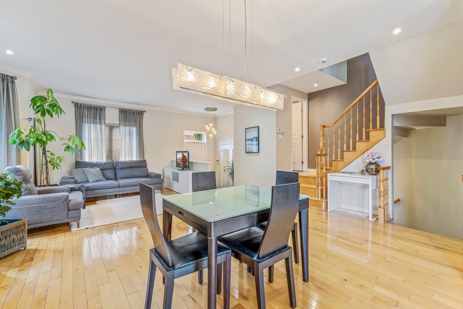 









2638


Av. Ernest-Hemingway

,
Montréal (Saint-Laurent),




QC
H4R3E7

