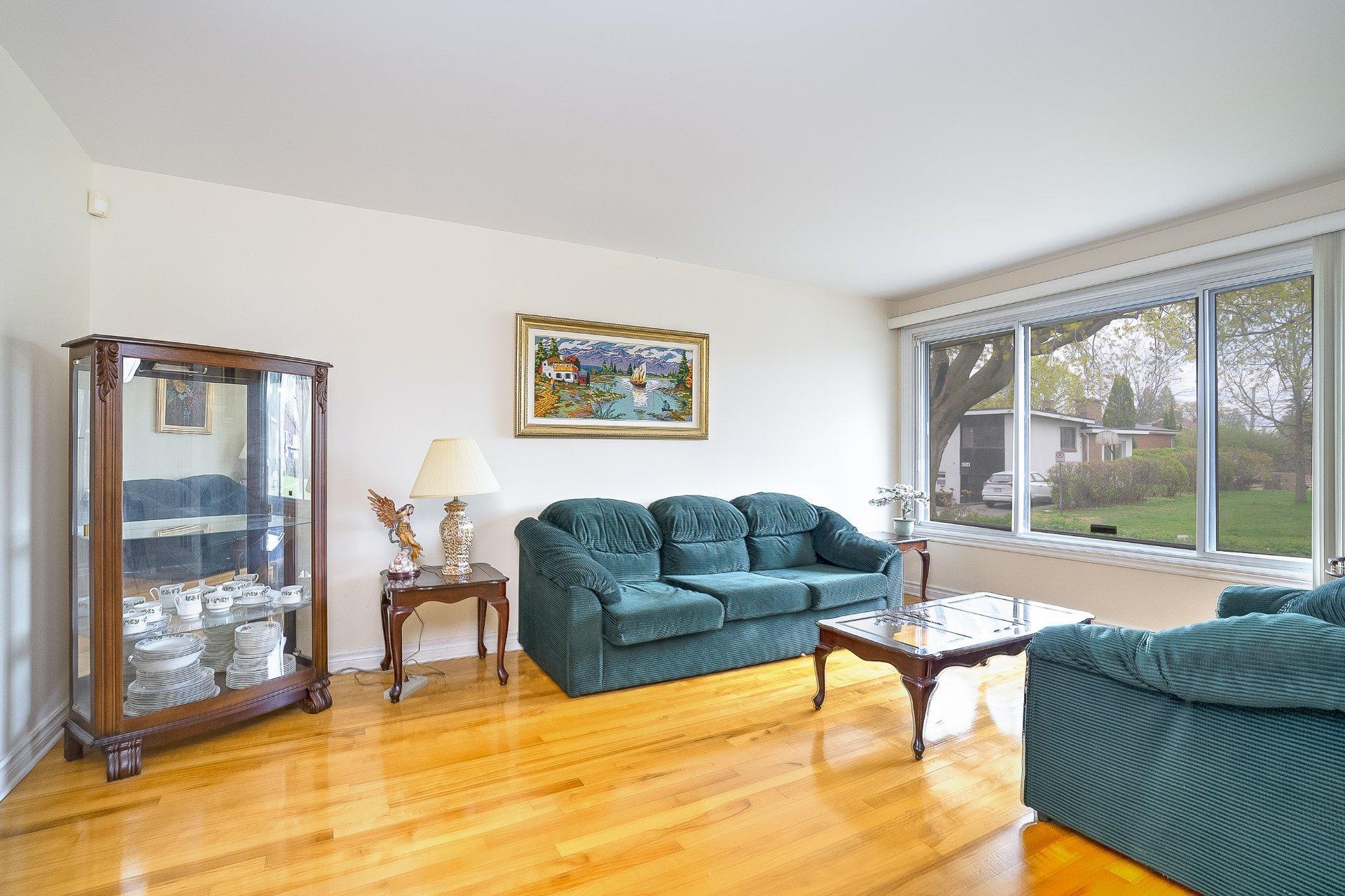 









629


Av. Westluke

,
Côte-Saint-Luc,




QC
H4X1R1

