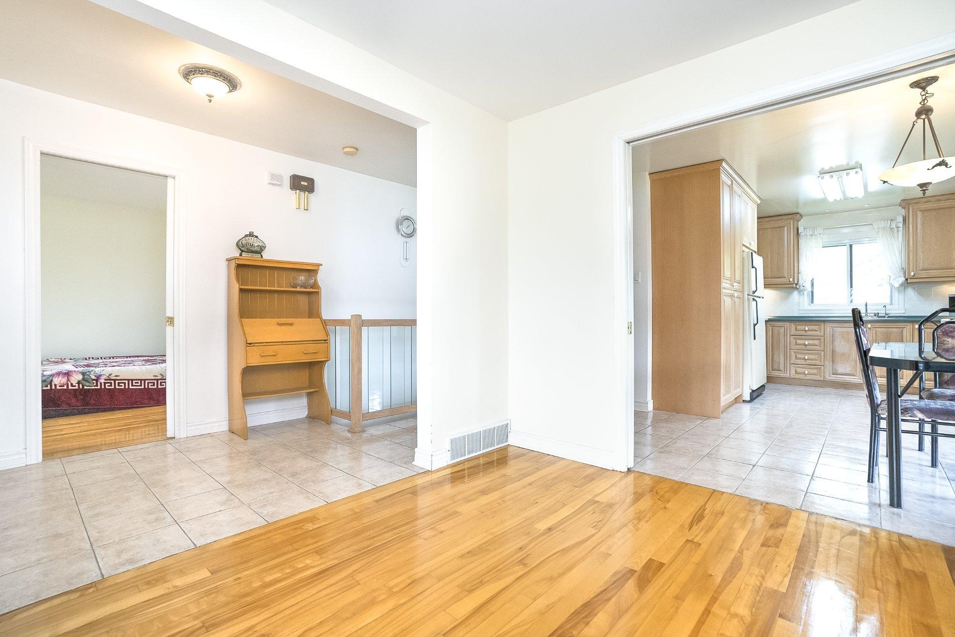 









629


Av. Westluke

,
Côte-Saint-Luc,




QC
H4X1R1

