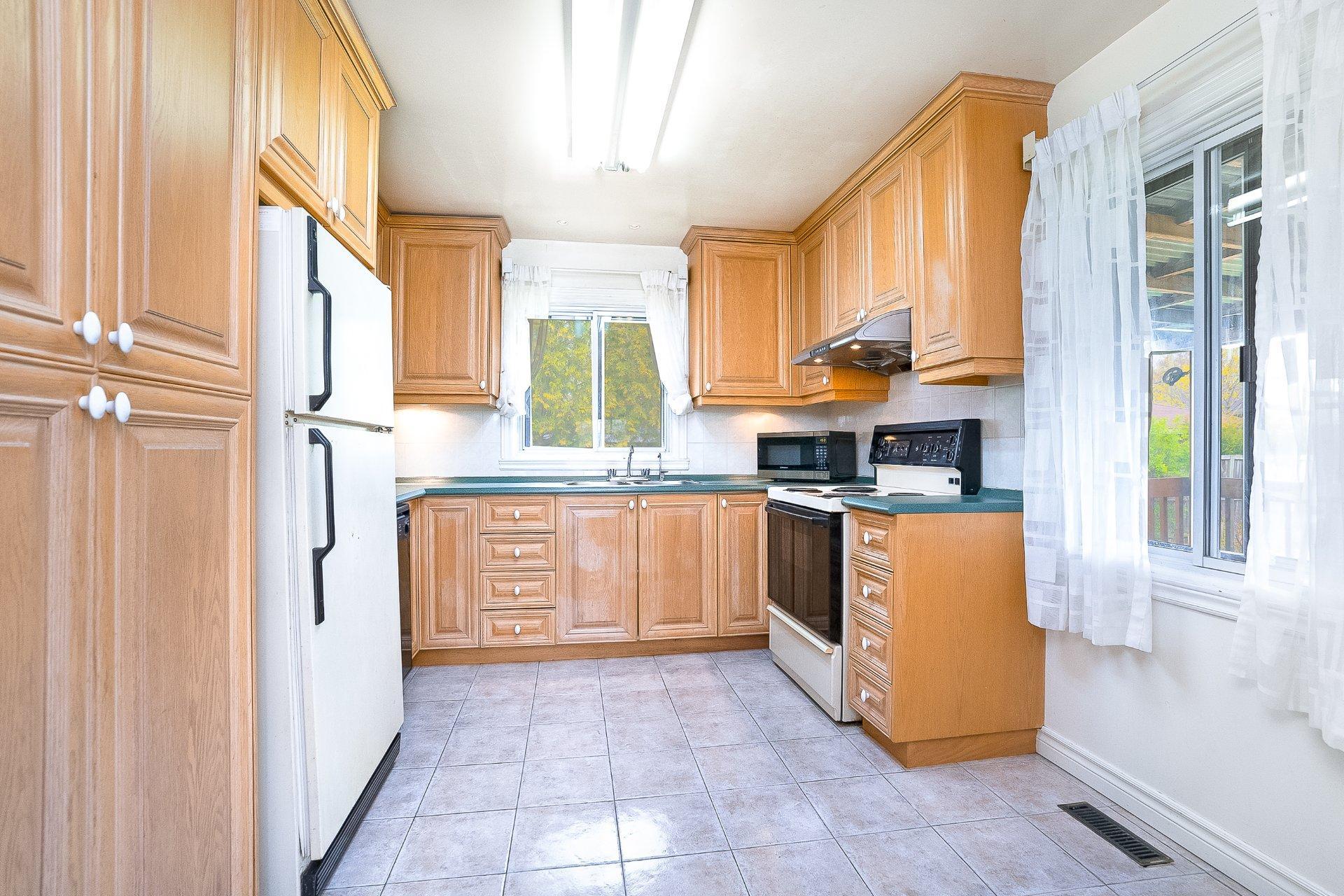 









629


Av. Westluke

,
Côte-Saint-Luc,




QC
H4X1R1

