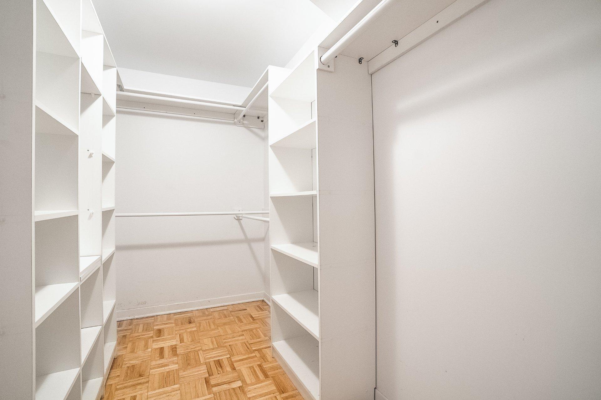 









629


Av. Westluke

,
Côte-Saint-Luc,




QC
H4X1R1

