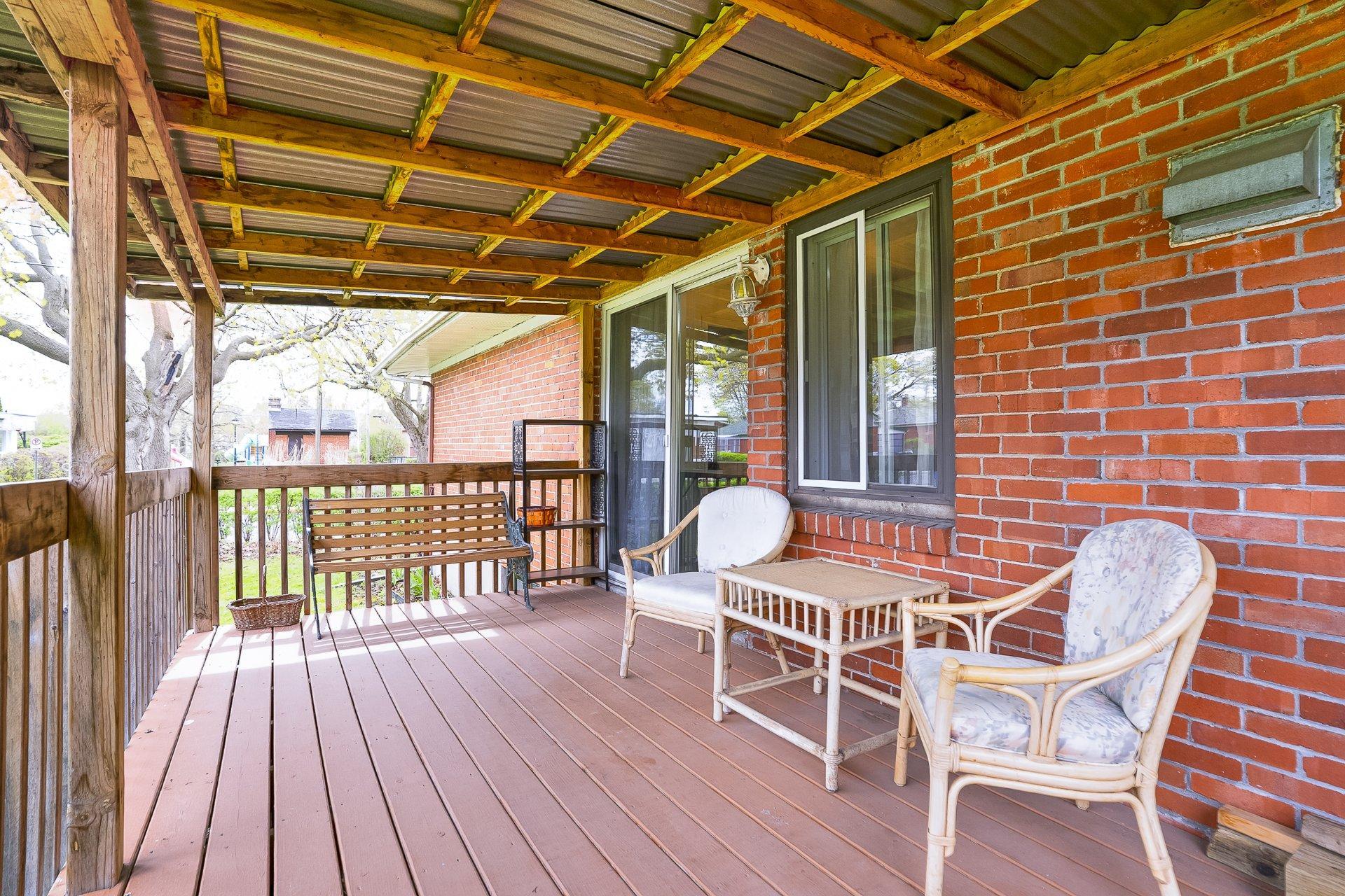 









629


Av. Westluke

,
Côte-Saint-Luc,




QC
H4X1R1

