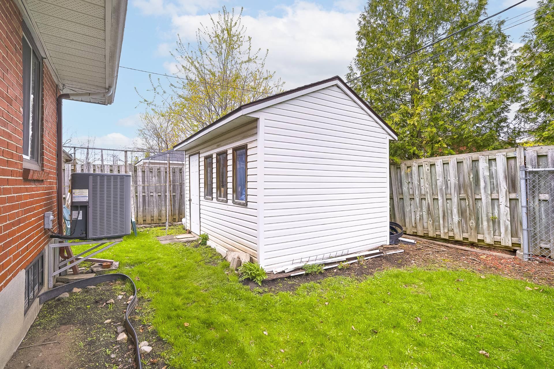 









629


Av. Westluke

,
Côte-Saint-Luc,




QC
H4X1R1

