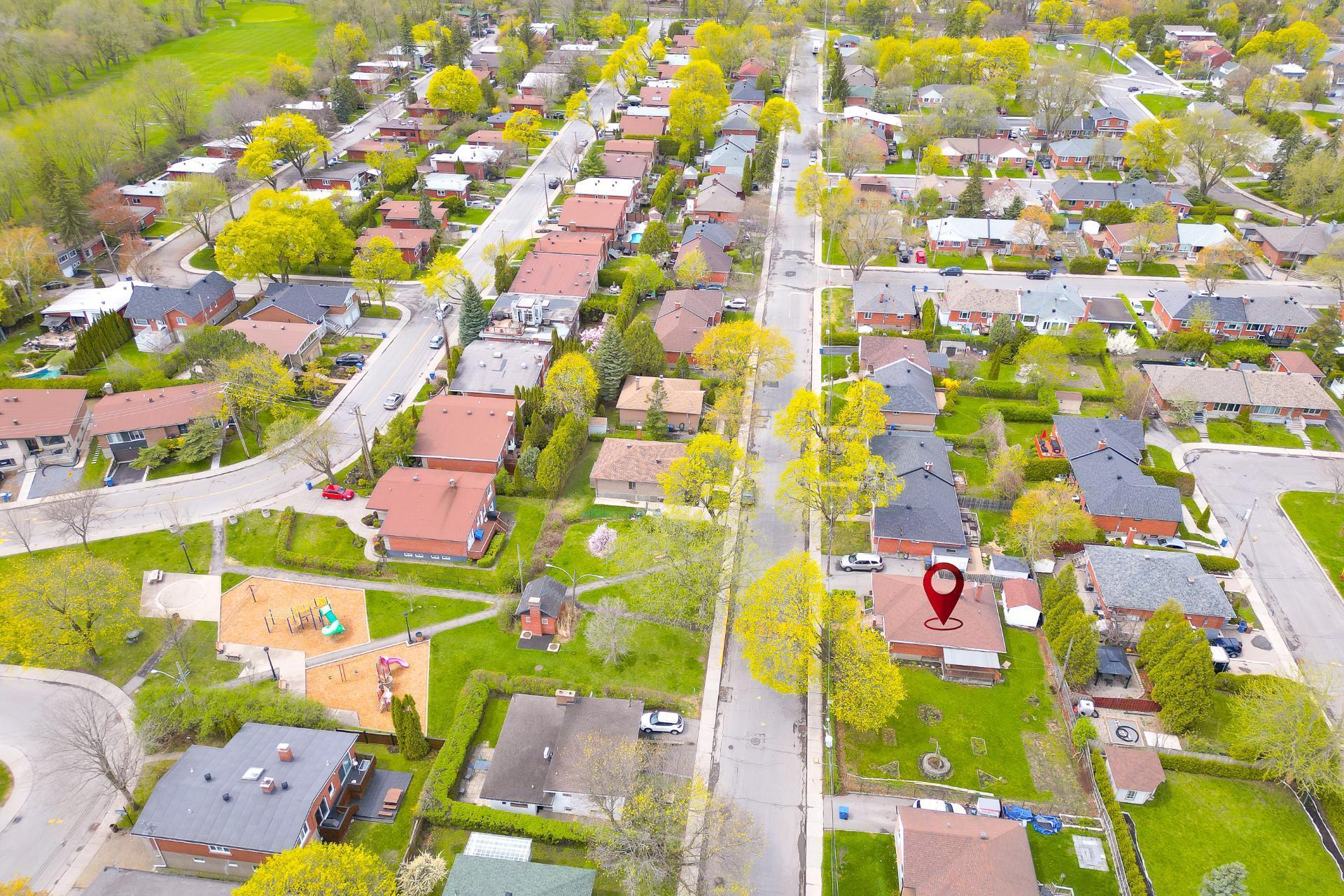 









629


Av. Westluke

,
Côte-Saint-Luc,




QC
H4X1R1

