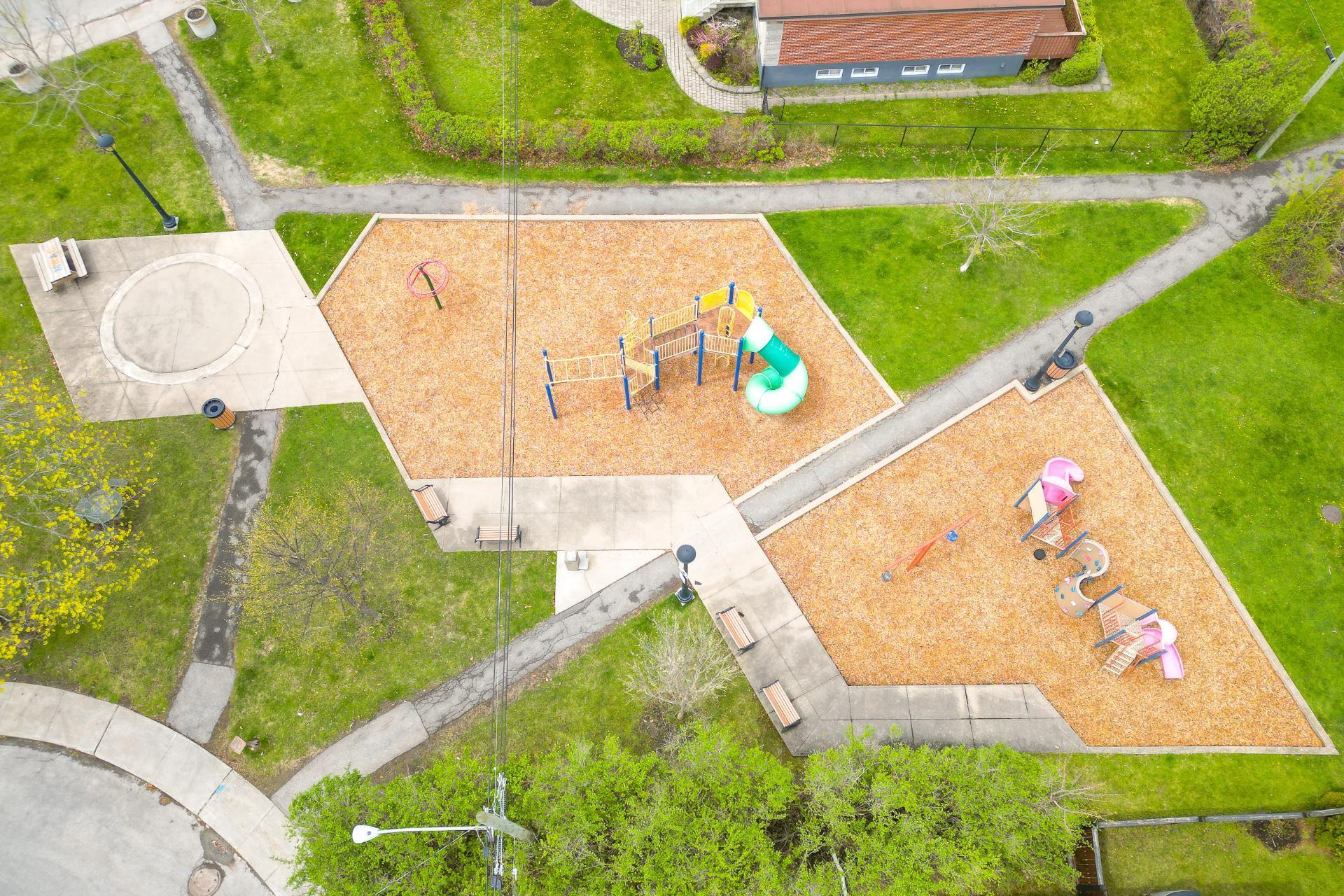 









629


Av. Westluke

,
Côte-Saint-Luc,




QC
H4X1R1

