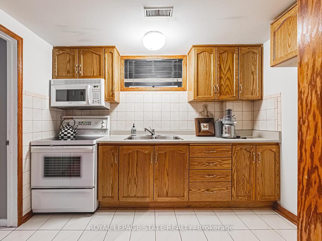 









149


Miller

Drive,
Hamilton,




ON
L9G 4W2

