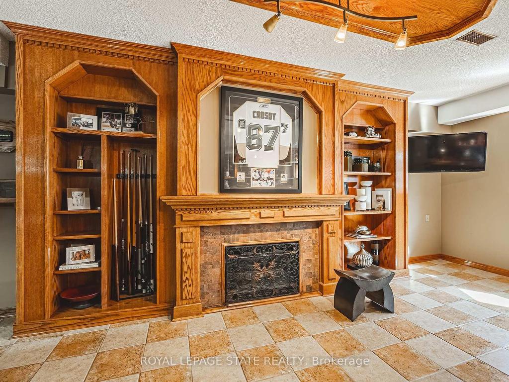 









149


Miller

Drive,
Hamilton,




ON
L9G 4W2

