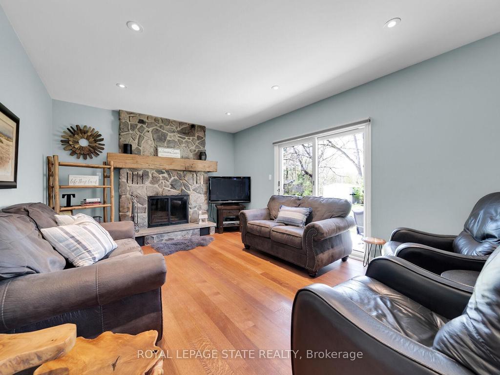 









21


Hughson

Street,
North Dumfries,




ON
N0B 1L0

