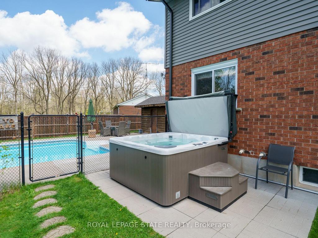 









21


Hughson

Street,
North Dumfries,




ON
N0B 1L0

