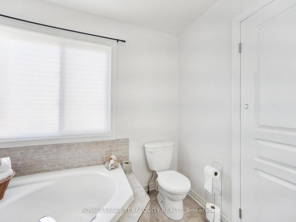 









8465


Kelsey

Crescent,
Niagara Falls,




ON
L2H 0E6


