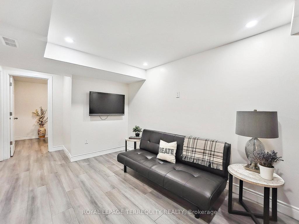 









8465


Kelsey

Crescent,
Niagara Falls,




ON
L2H 0E6

