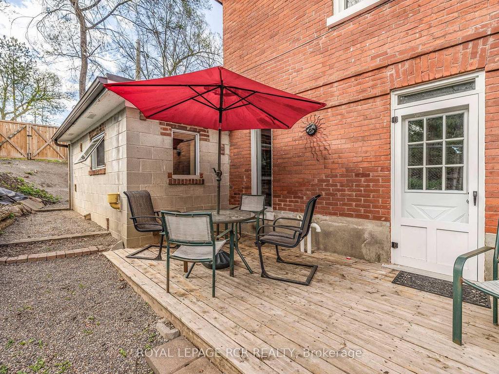 









91


King

Street West,
Caledon,




ON
L7E 1A2

